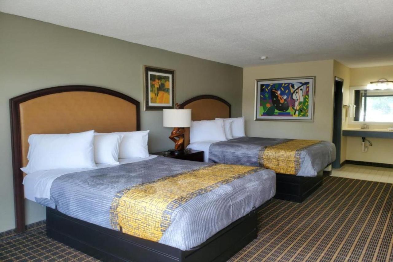 Palmetto Inn & Suites By Oyo Orangeburg Exterior foto