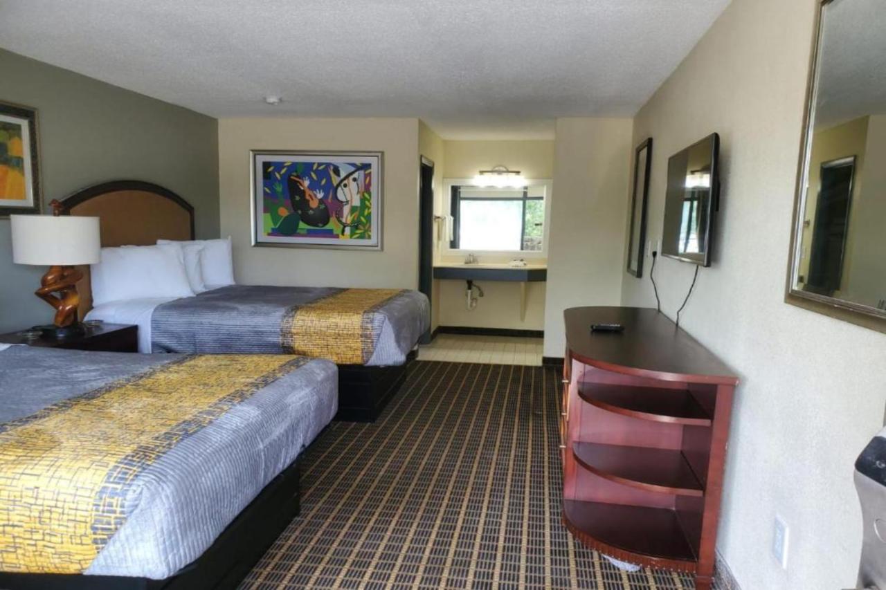 Palmetto Inn & Suites By Oyo Orangeburg Exterior foto